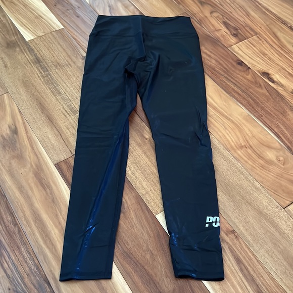 Pound Rockout Workout Shiny Leggings - Picture 3 of 7